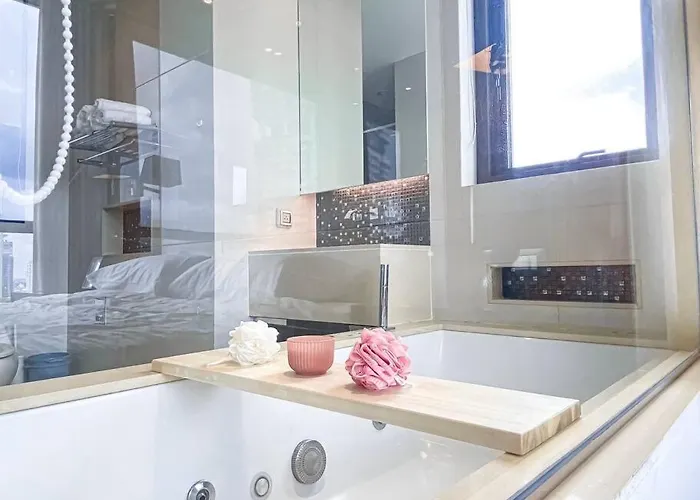 Grand Modern 2br - Ultra Fast Wifi - Phrom Phong Апартаменты Бангкок